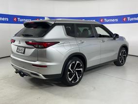 Photo '7' of Mitsubishi Outlander