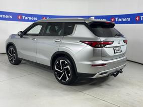 Photo '5' of Mitsubishi Outlander