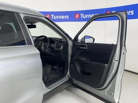 Photo '15' of Mitsubishi Outlander