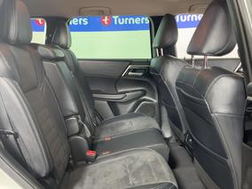 Photo '20' of Mitsubishi Outlander