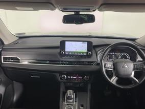 Photo '17' of Mitsubishi Outlander