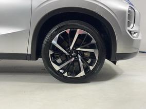 Photo '9' of Mitsubishi Outlander