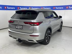 Photo '7' of Mitsubishi Outlander