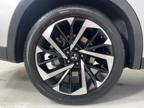 Photo '12' of Mitsubishi Outlander