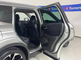 Photo '19' of Mitsubishi Outlander
