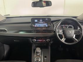 Photo '17' of Mitsubishi Outlander