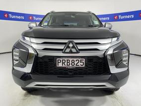 Photo '2' of Mitsubishi Pajero Sport