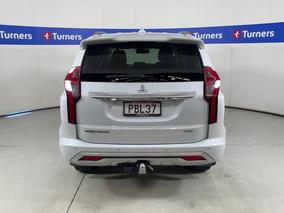 Photo '6' of Mitsubishi Pajero Sport