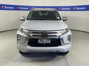 Photo '2' of Mitsubishi Pajero Sport