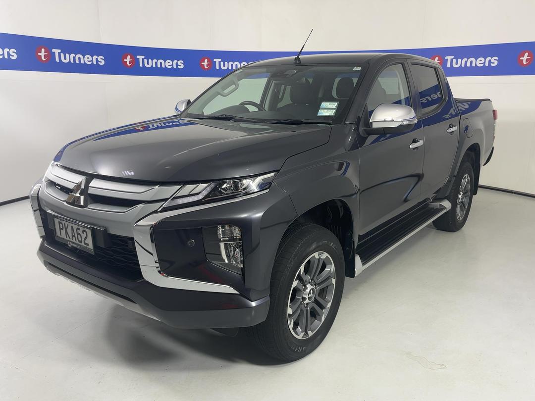 Photo '4' of Mitsubishi Triton