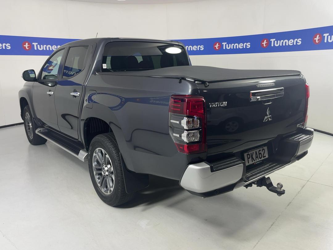 Photo '5' of Mitsubishi Triton
