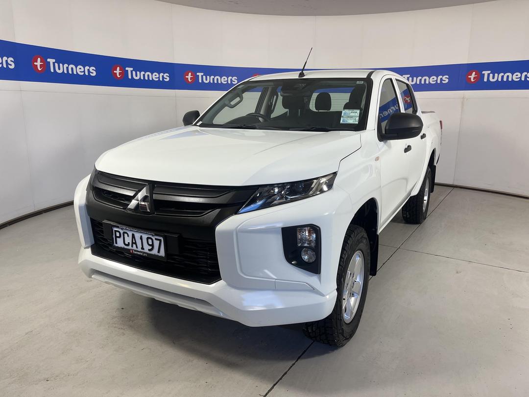 Photo '4' of Mitsubishi Triton