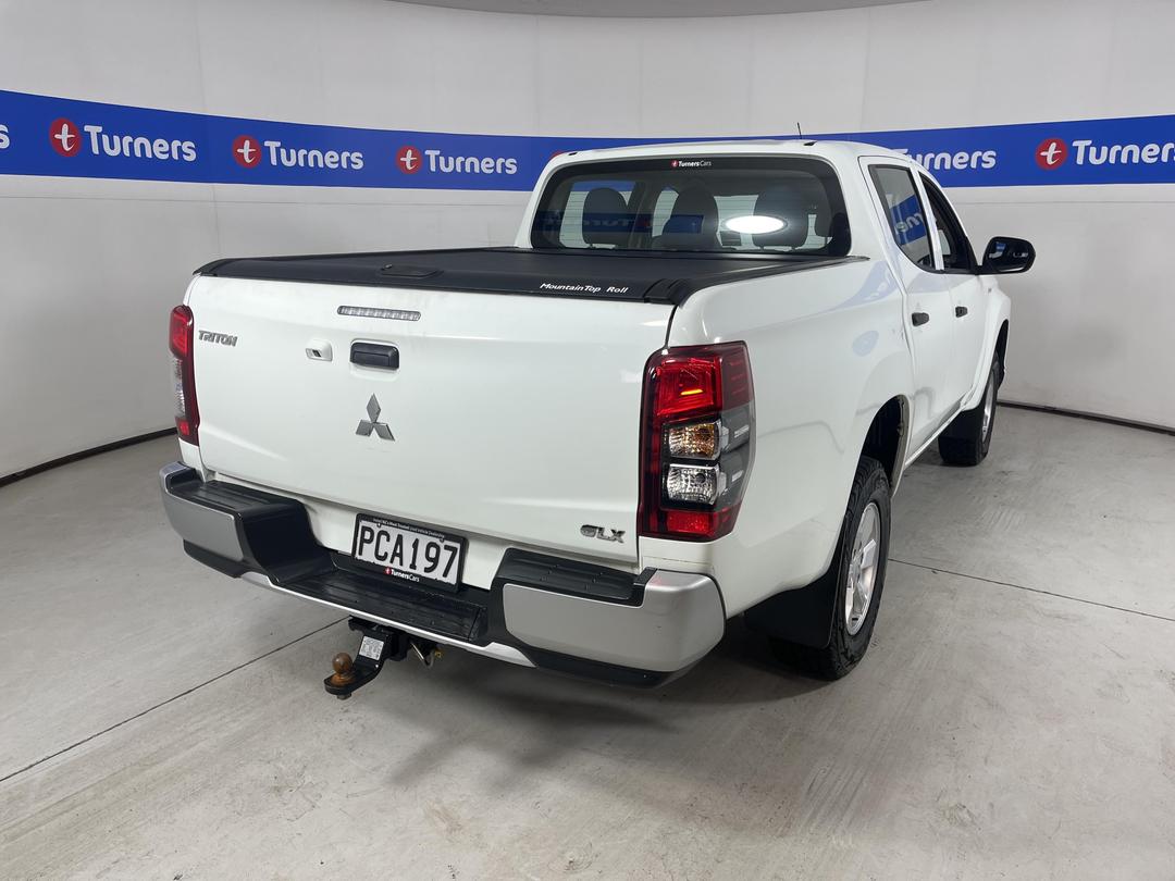 Photo '7' of Mitsubishi Triton