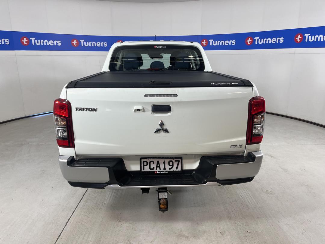 Photo '6' of Mitsubishi Triton