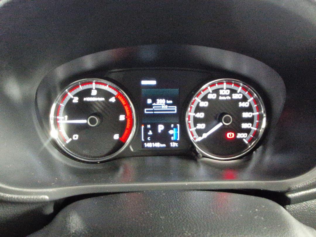 Photo '19' of Mitsubishi Triton