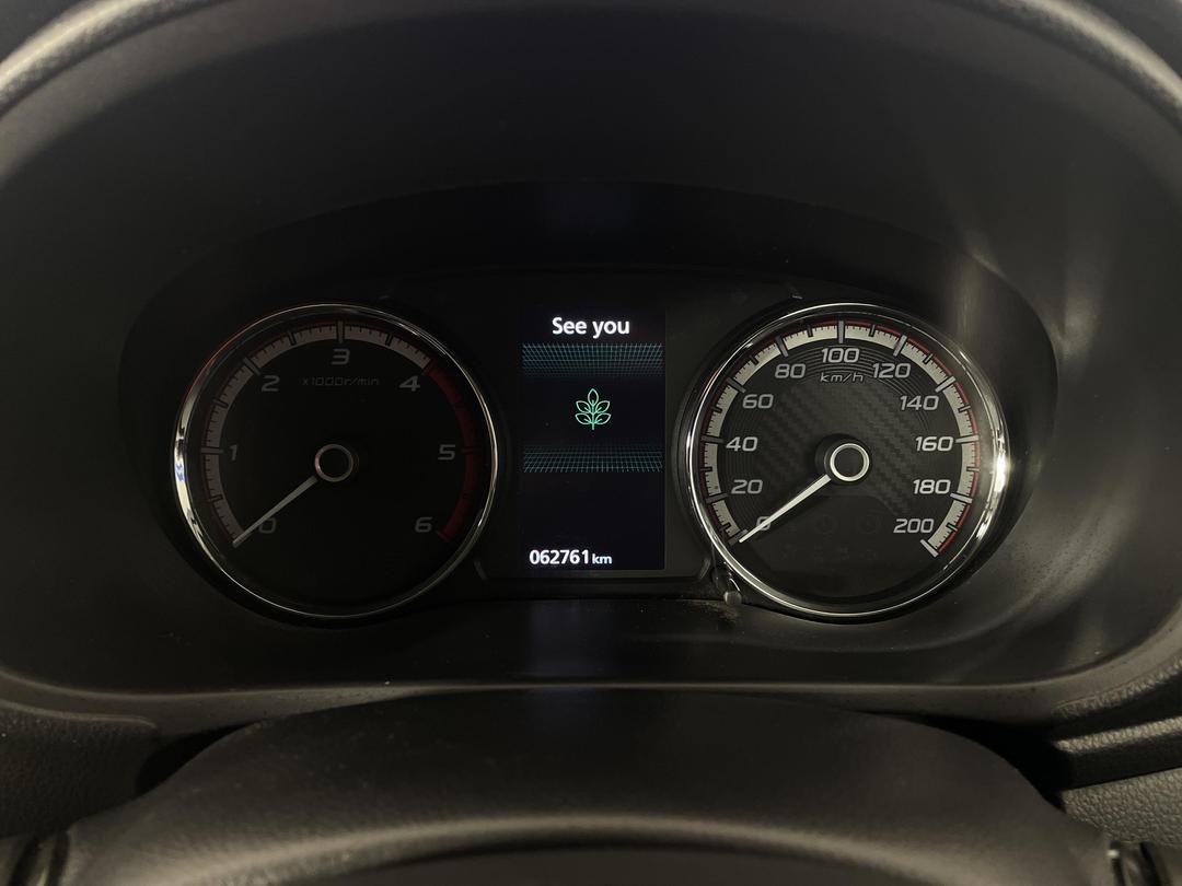 Photo '21' of Mitsubishi Triton