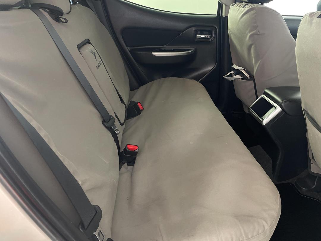 Photo '20' of Mitsubishi Triton