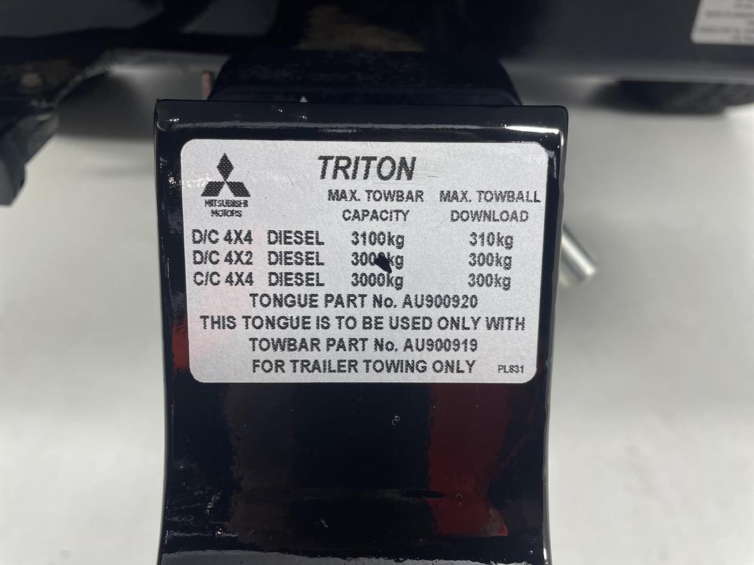 Photo '29' of Mitsubishi Triton