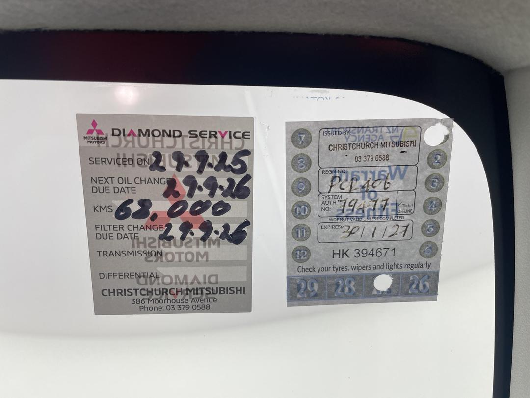 Photo '30' of Mitsubishi Triton