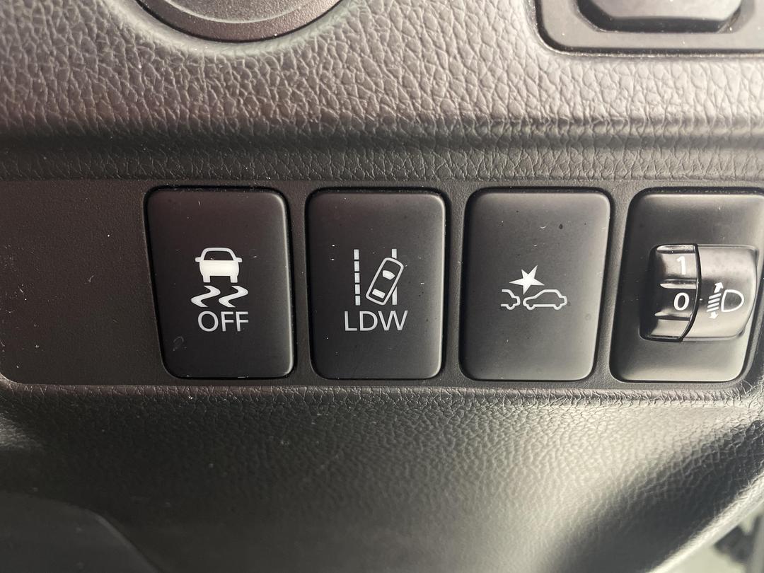 Photo '24' of Mitsubishi Triton