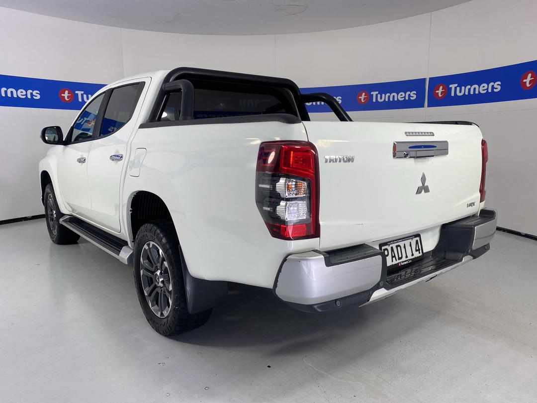 Photo '5' of Mitsubishi Triton