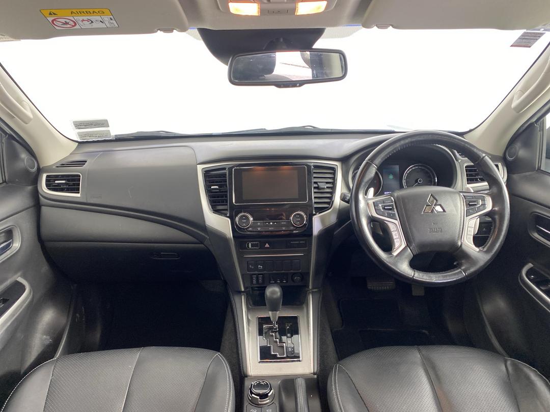 Photo '17' of Mitsubishi Triton