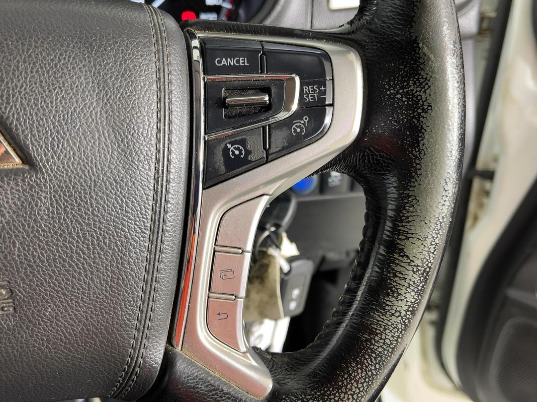 Photo '24' of Mitsubishi Triton