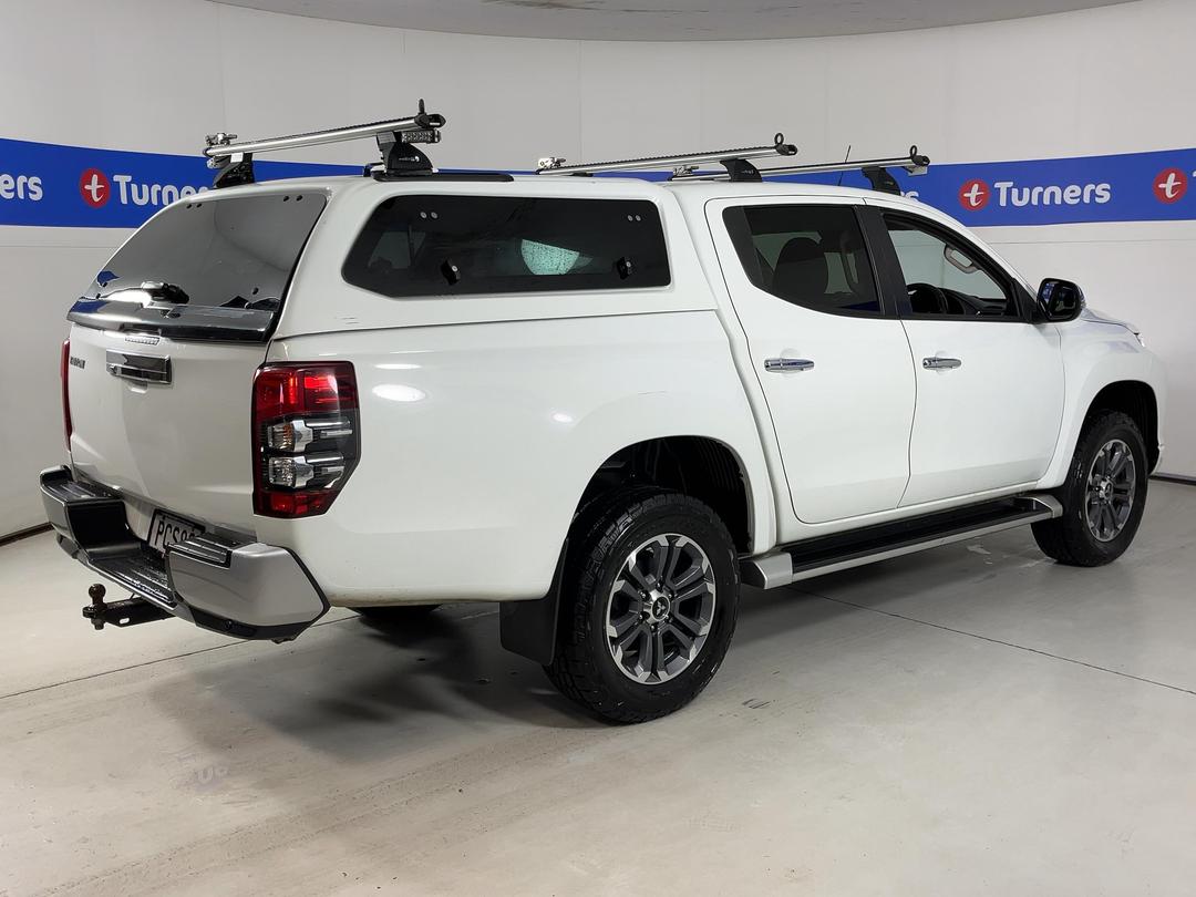 Photo '7' of Mitsubishi Triton