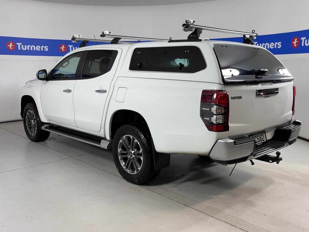 Photo '5' of Mitsubishi Triton