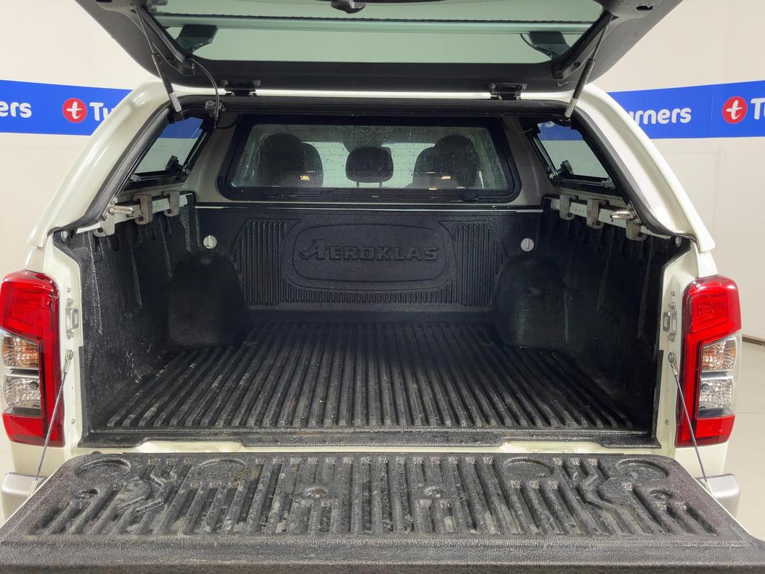 Photo '14' of Mitsubishi Triton