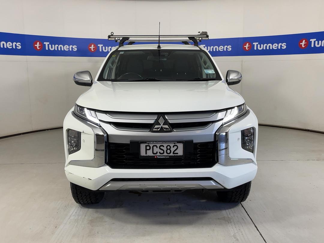 Photo '2' of Mitsubishi Triton