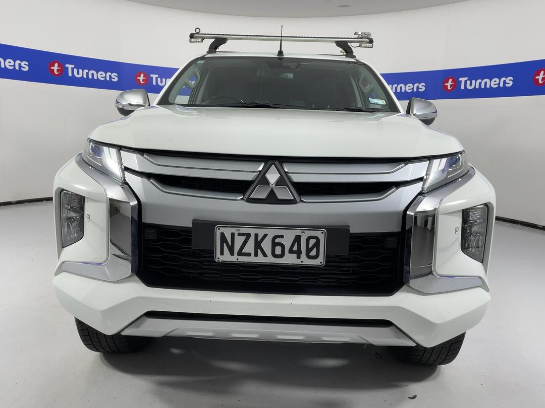 Photo '2' of Mitsubishi Triton