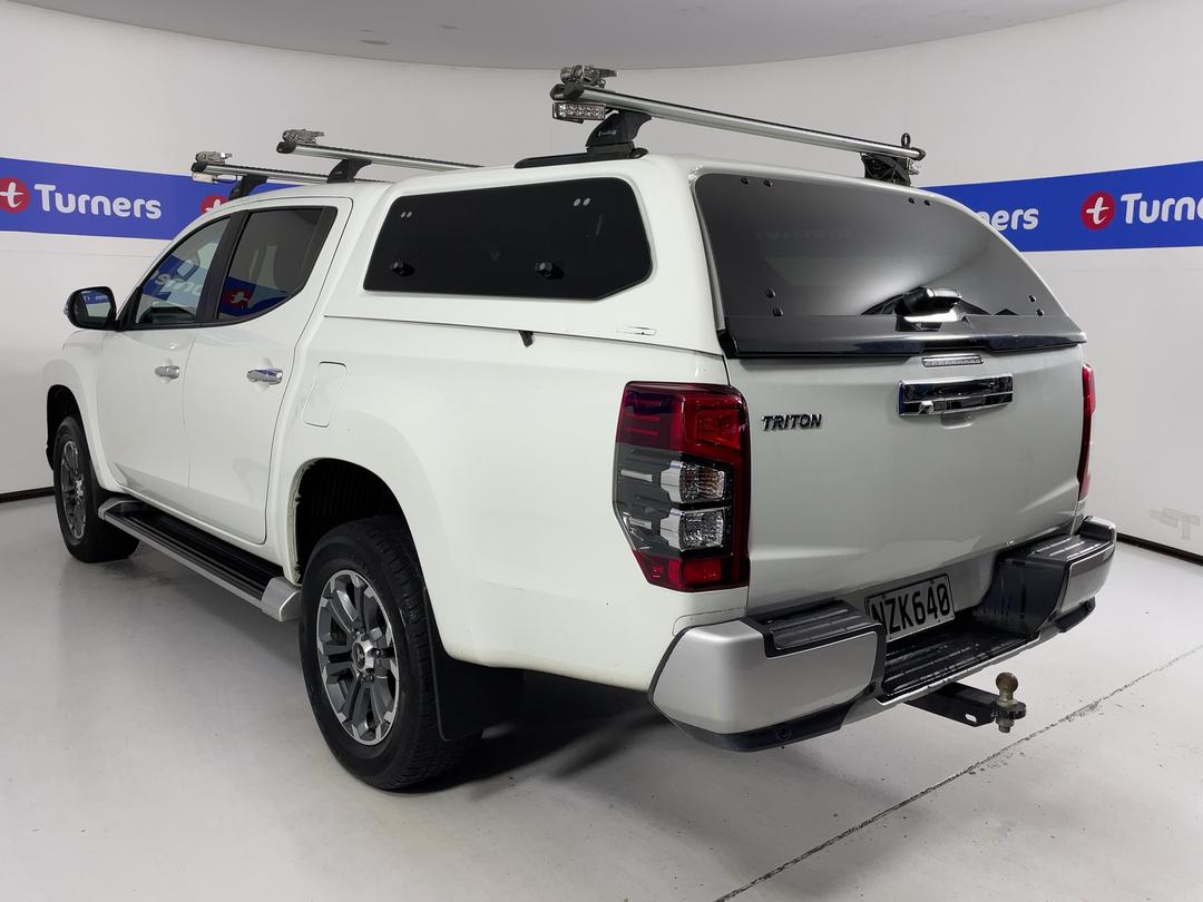 Photo '5' of Mitsubishi Triton