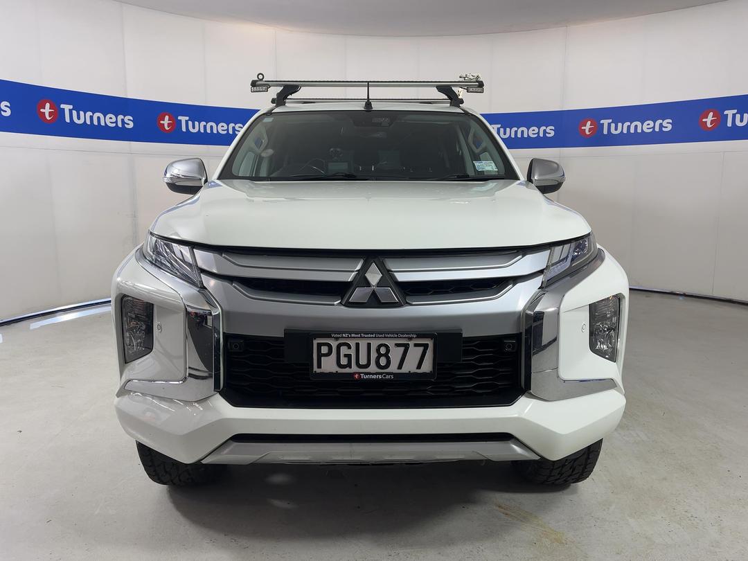 Photo '2' of Mitsubishi Triton