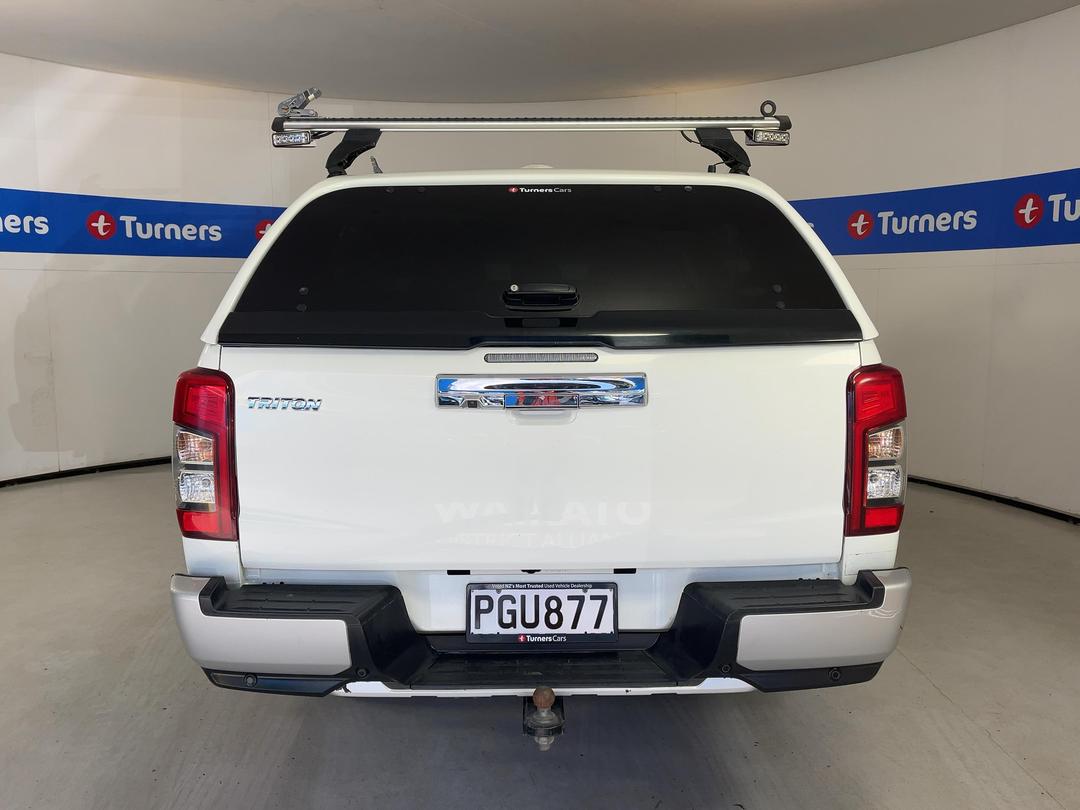 Photo '6' of Mitsubishi Triton