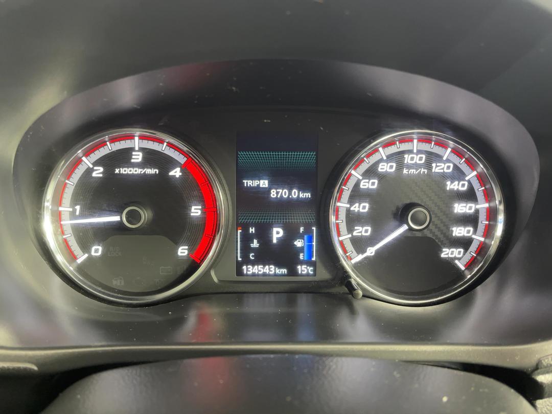 Photo '21' of Mitsubishi Triton