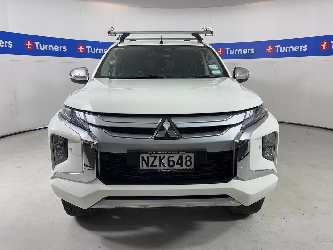 Photo '2' of Mitsubishi Triton
