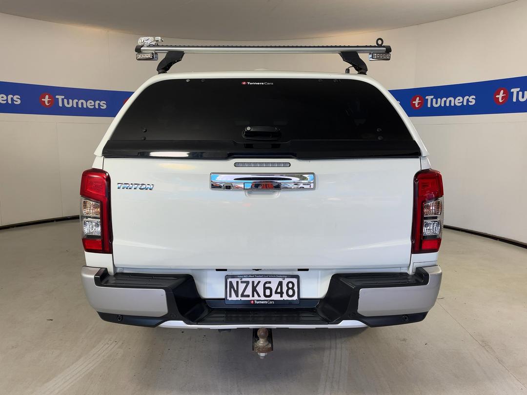 Photo '6' of Mitsubishi Triton