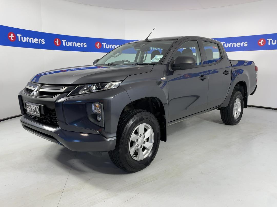Photo '4' of Mitsubishi Triton