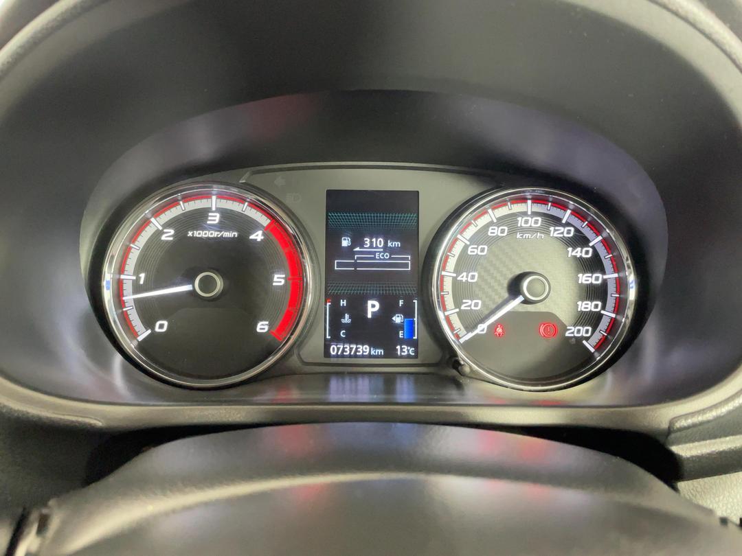 Photo '21' of Mitsubishi Triton
