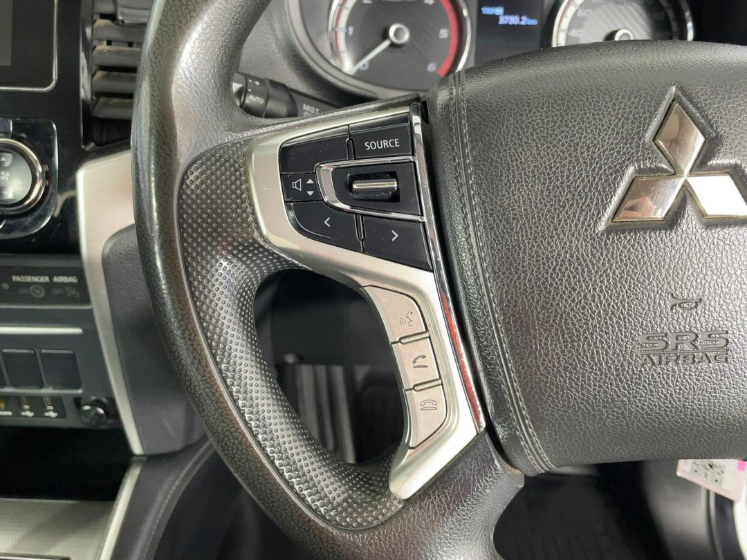 Photo '23' of Mitsubishi Triton