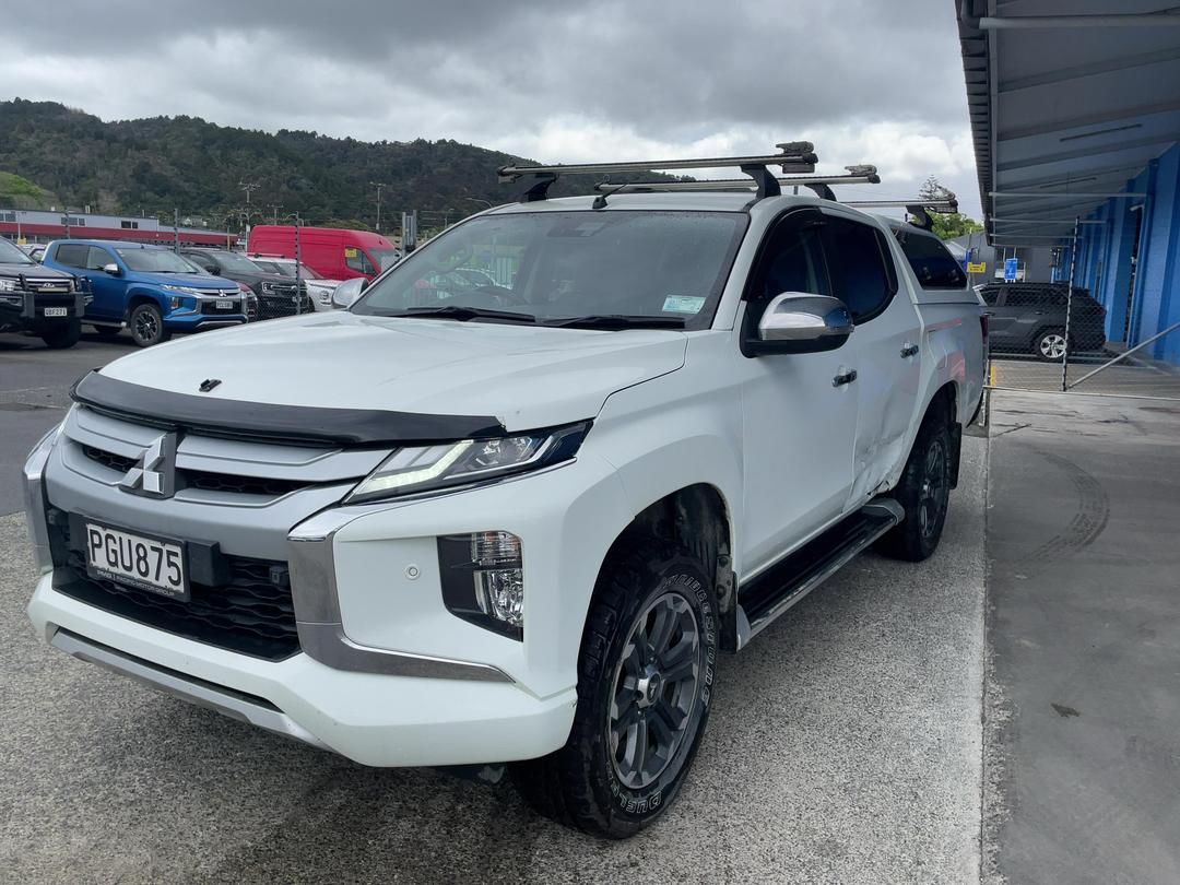 Photo '3' of Mitsubishi Triton DC Glxr 6AT Photo '3' of Mitsubishi Triton DC Glxr 6AT