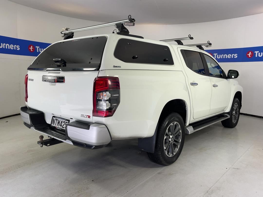 Photo '7' of Mitsubishi Triton