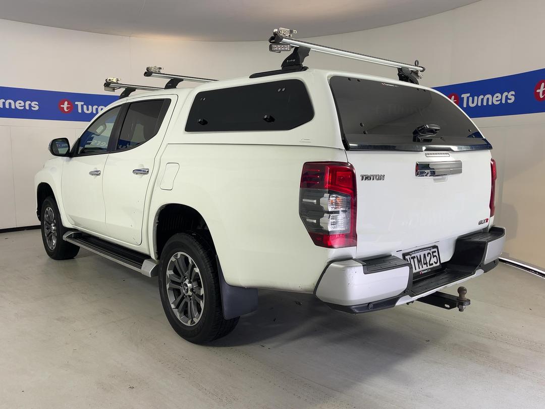 Photo '5' of Mitsubishi Triton