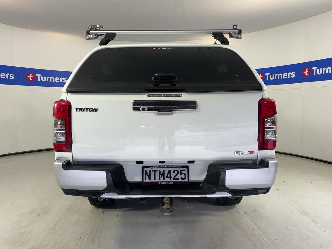 Photo '6' of Mitsubishi Triton