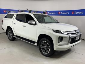 Photo '1' of Mitsubishi Triton