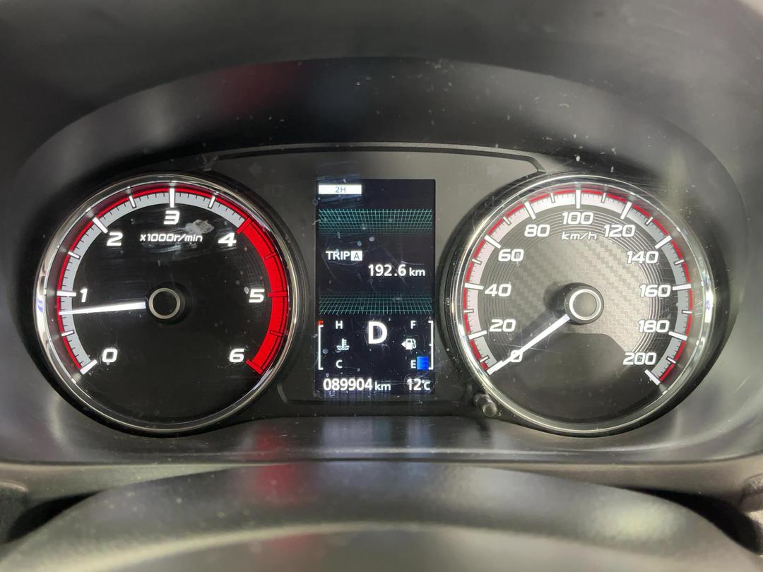Photo '21' of Mitsubishi Triton
