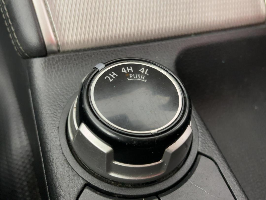 Photo '26' of Mitsubishi Triton