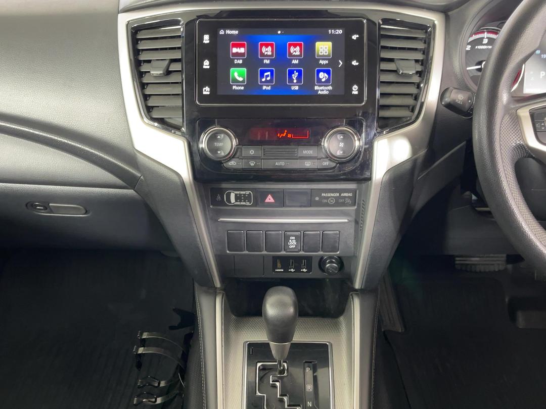 Photo '18' of Mitsubishi Triton