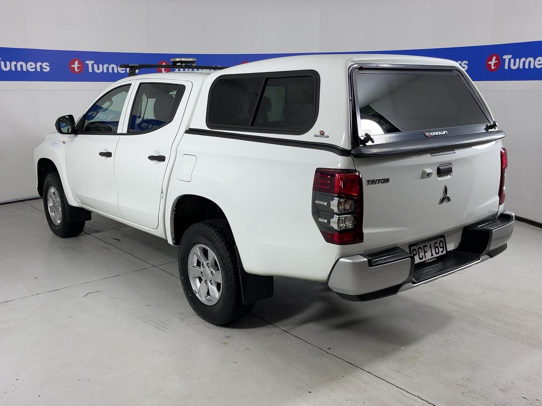 Photo '5' of Mitsubishi Triton